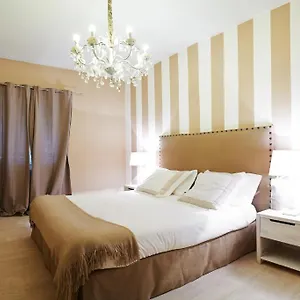 Petite Apartment